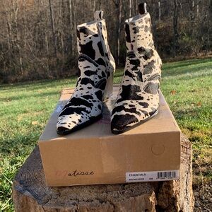 Matisse Essentials Black & White Spots